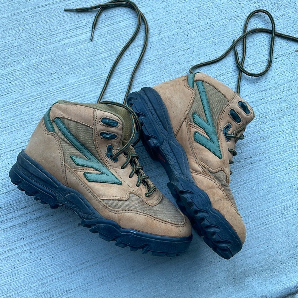 Vintage Hi-Tec Women’s 50 Peaks Hiking Boots